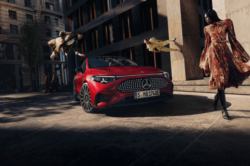 Mercedes lance les commandes de la CLA 200 et suscite déjà l'engouement des passionnés