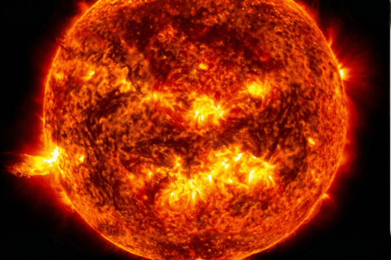 Oui, il pleut sur le Soleil les scientifiques viennent enfin d’expliquer ce phénomène cosmique qui défie la logique humaine