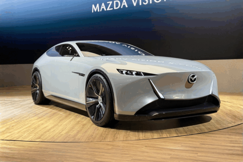 Mazda ose l’impossible un coupé hybride qui purifie l’air, tourne à l’énergie des algues et revendique 503 ch sous le capot