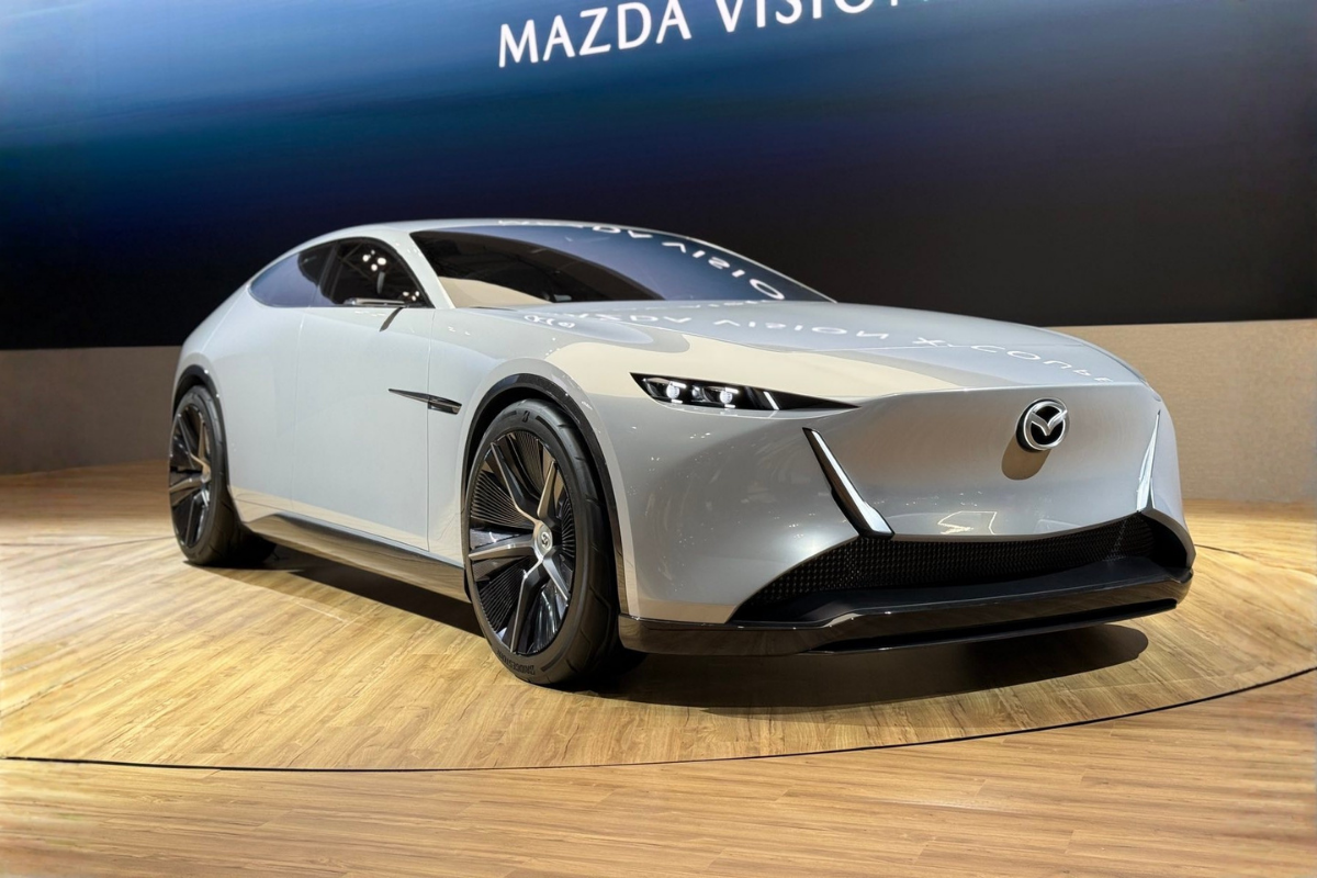 Mazda ose l’impossible un coupé hybride qui purifie l’air, tourne à l’énergie des algues et revendique 503 ch sous le capot