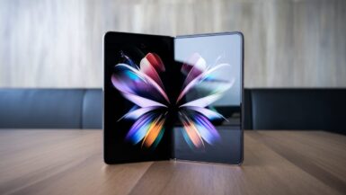 Samsung Galaxy Z Fold7 déplié avec écran vibrant